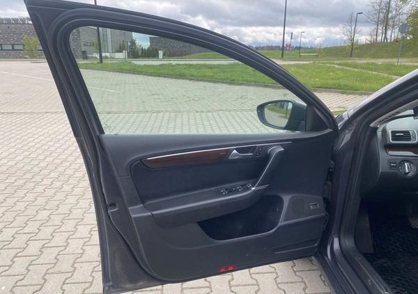 Volkswagen Passat cena 32600 przebieg: 285410, rok produkcji 2012 z Debrzno małe 191